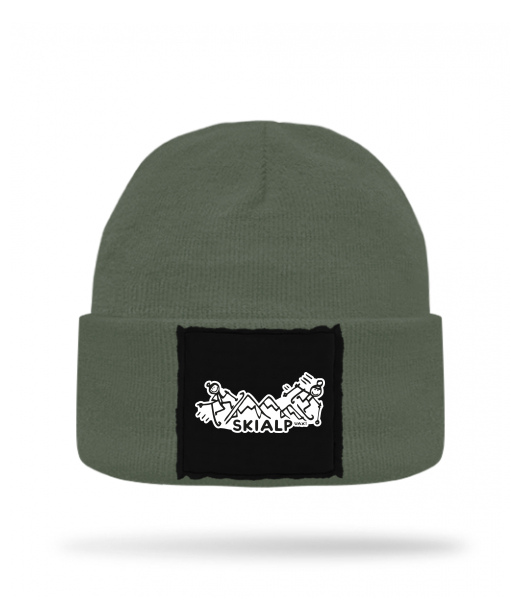 PLETENÁ ČEPICE KNITTED