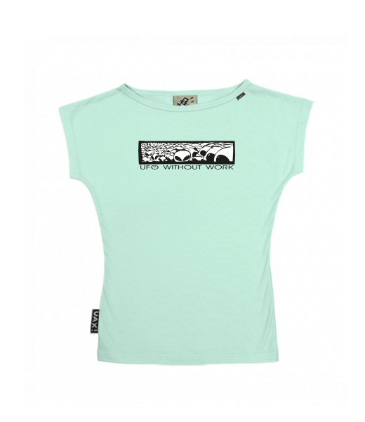 DÁMSKÉ TRIČKO S LODIČKOVÝM VÝSTŘIHEM