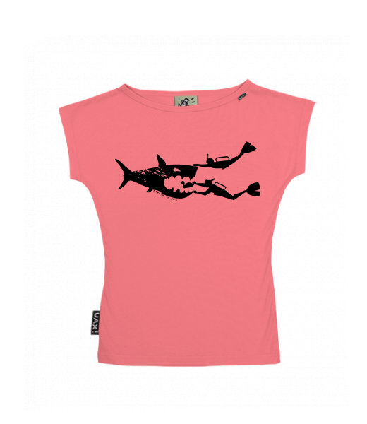 DÁMSKÉ TRIČKO S LODIČKOVÝM VÝSTŘIHEM