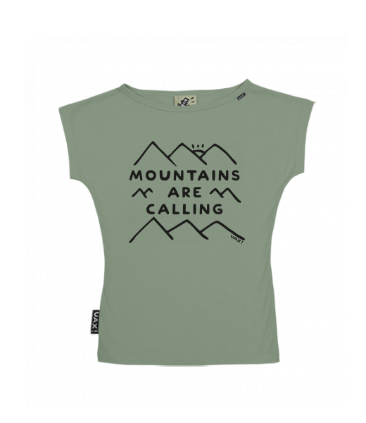 DÁMSKÉ TRIČKO S LODIČKOVÝM VÝSTŘIHEM