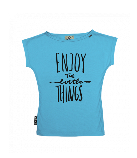 DÁMSKÉ TRIČKO S LODIČKOVÝM VÝSTŘIHEM