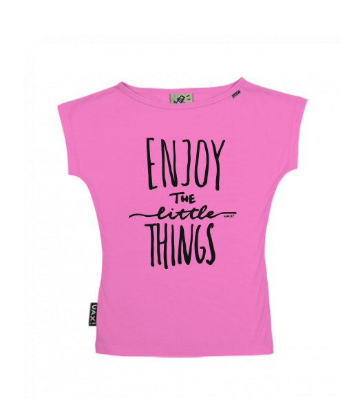 DÁMSKÉ TRIČKO S LODIČKOVÝM VÝSTŘIHEM