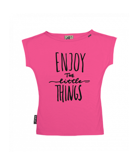 DÁMSKÉ TRIČKO S LODIČKOVÝM VÝSTŘIHEM