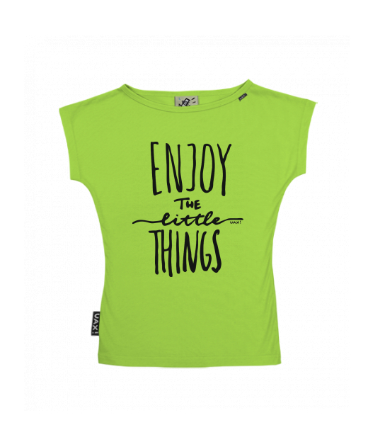 DÁMSKÉ TRIČKO S LODIČKOVÝM VÝSTŘIHEM