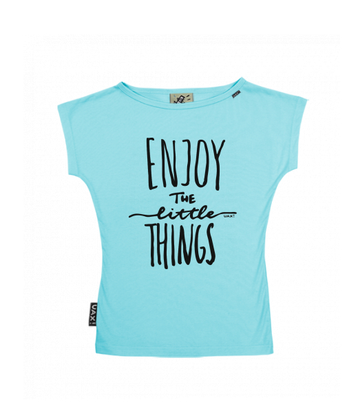 DÁMSKÉ TRIČKO S LODIČKOVÝM VÝSTŘIHEM