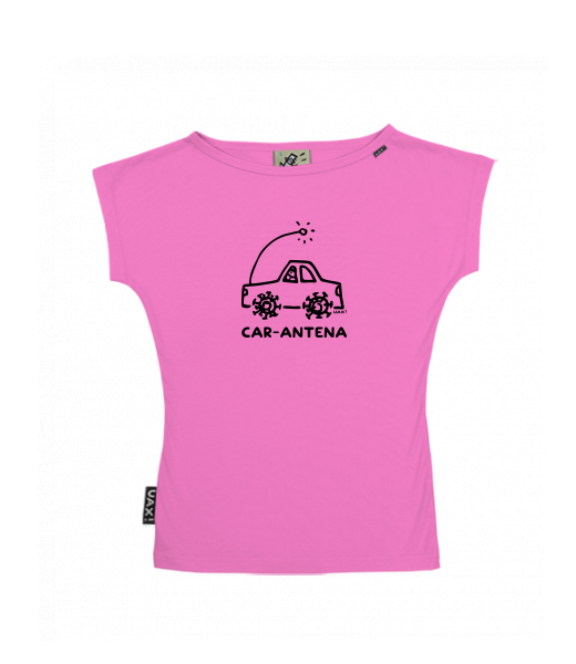 DÁMSKÉ TRIČKO S LODIČKOVÝM VÝSTŘIHEM