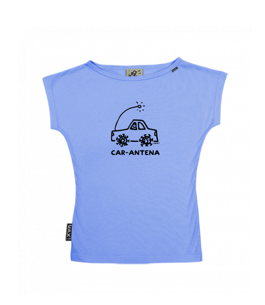 DÁMSKÉ TRIČKO S LODIČKOVÝM VÝSTŘIHEM