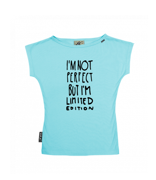 DÁMSKÉ TRIČKO S LODIČKOVÝM VÝSTŘIHEM