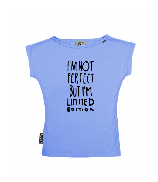 DÁMSKÉ TRIČKO S LODIČKOVÝM VÝSTŘIHEM