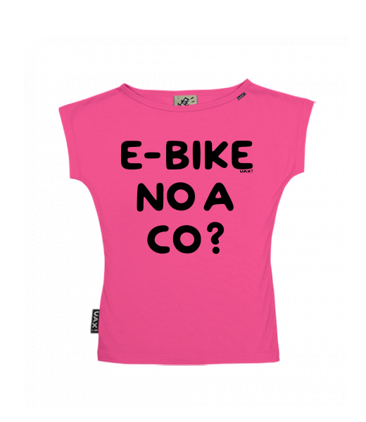 DÁMSKÉ TRIČKO S LODIČKOVÝM VÝSTŘIHEM