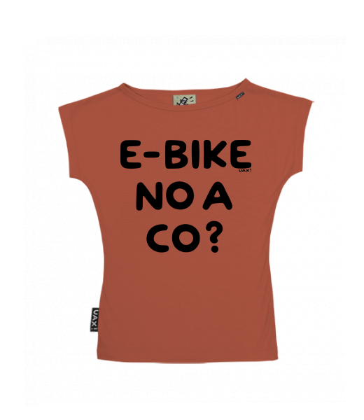 DÁMSKÉ TRIČKO S LODIČKOVÝM VÝSTŘIHEM