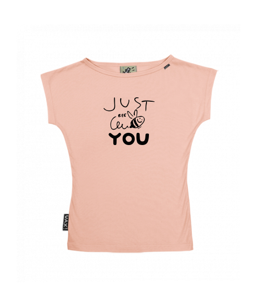 DÁMSKÉ TRIČKO S LODIČKOVÝM VÝSTŘIHEM