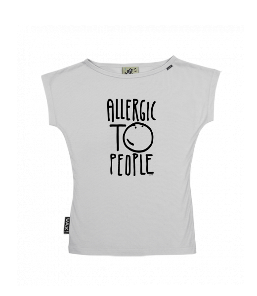 DÁMSKÉ TRIČKO S LODIČKOVÝM VÝSTŘIHEM