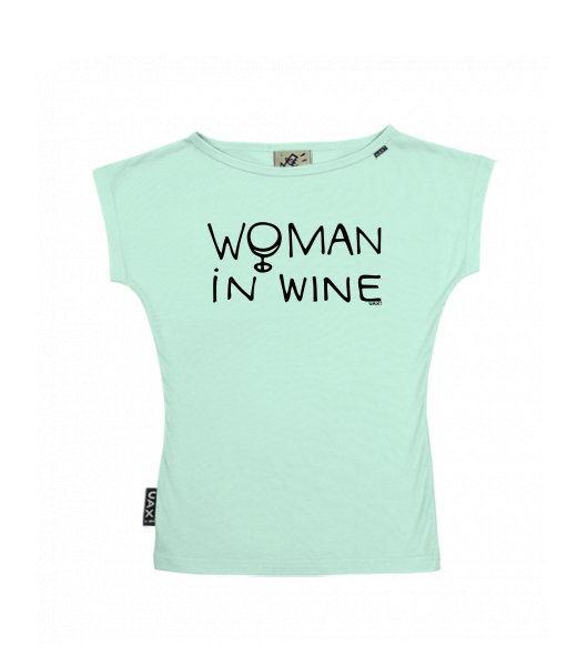 DÁMSKÉ TRIČKO S LODIČKOVÝM VÝSTŘIHEM