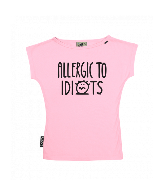 DÁMSKÉ TRIČKO S LODIČKOVÝM VÝSTŘIHEM