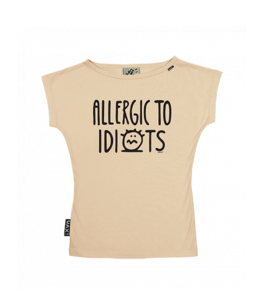 DÁMSKÉ TRIČKO S LODIČKOVÝM VÝSTŘIHEM