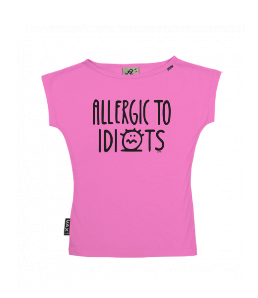 DÁMSKÉ TRIČKO S LODIČKOVÝM VÝSTŘIHEM