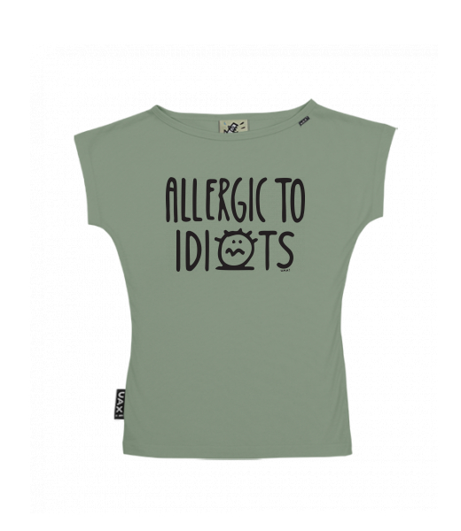 DÁMSKÉ TRIČKO S LODIČKOVÝM VÝSTŘIHEM