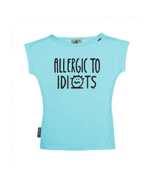 DÁMSKÉ TRIČKO S LODIČKOVÝM VÝSTŘIHEM