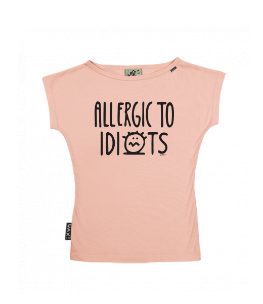 DÁMSKÉ TRIČKO S LODIČKOVÝM VÝSTŘIHEM